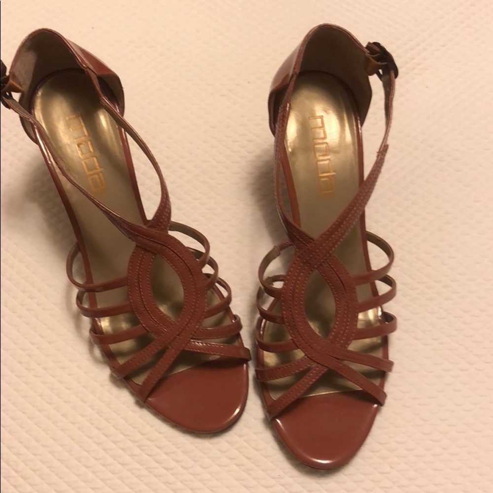 Mauve Moda Spana pumps.